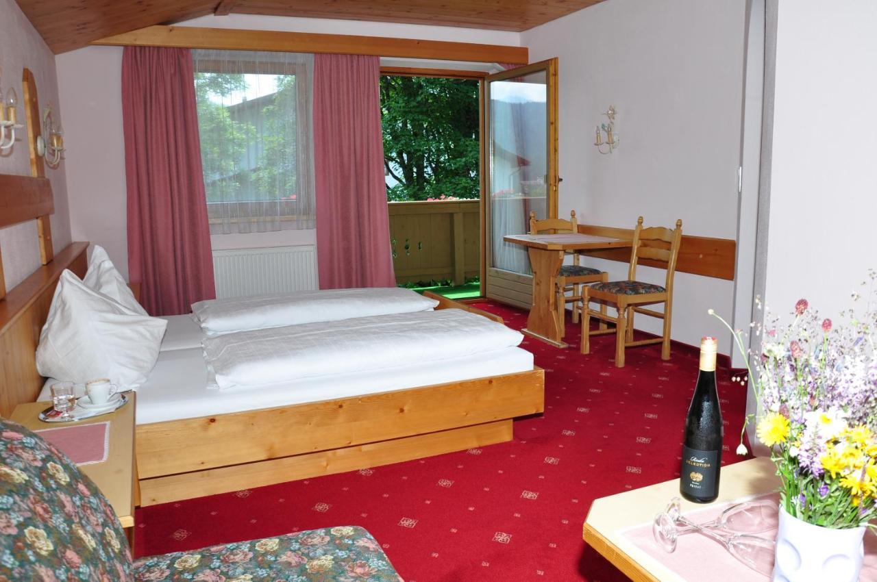 Hotel Zum Hirschen Leutasch Bilik gambar