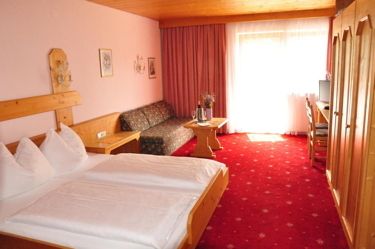 Hotel Zum Hirschen Leutasch Bilik gambar